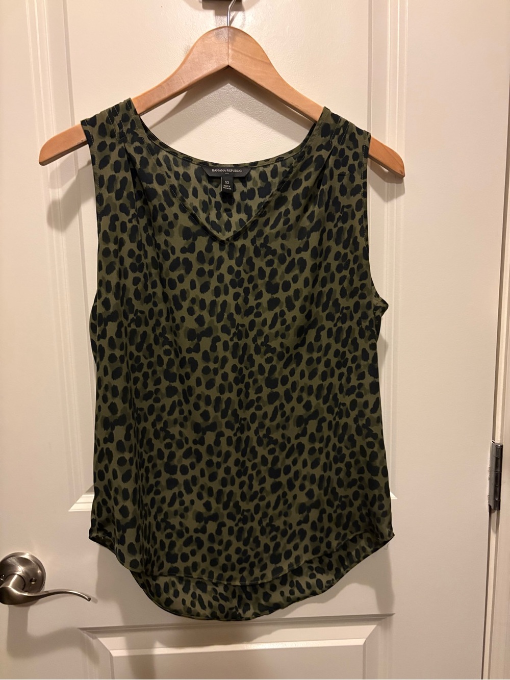 Banana Republic Lightweight Olive and Black Leopard-Print Sleeveless Blouse